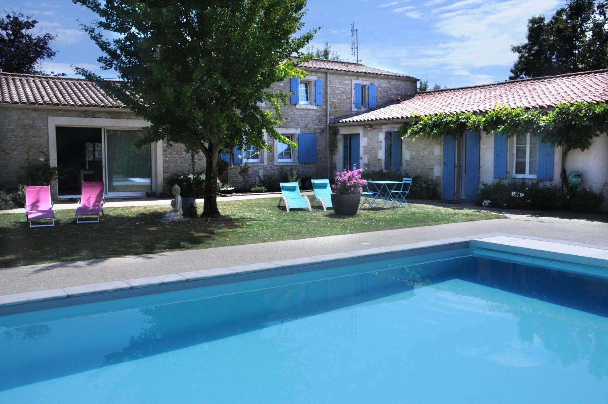 L'Instant Bleu Hotel Marans  Bagian luar foto