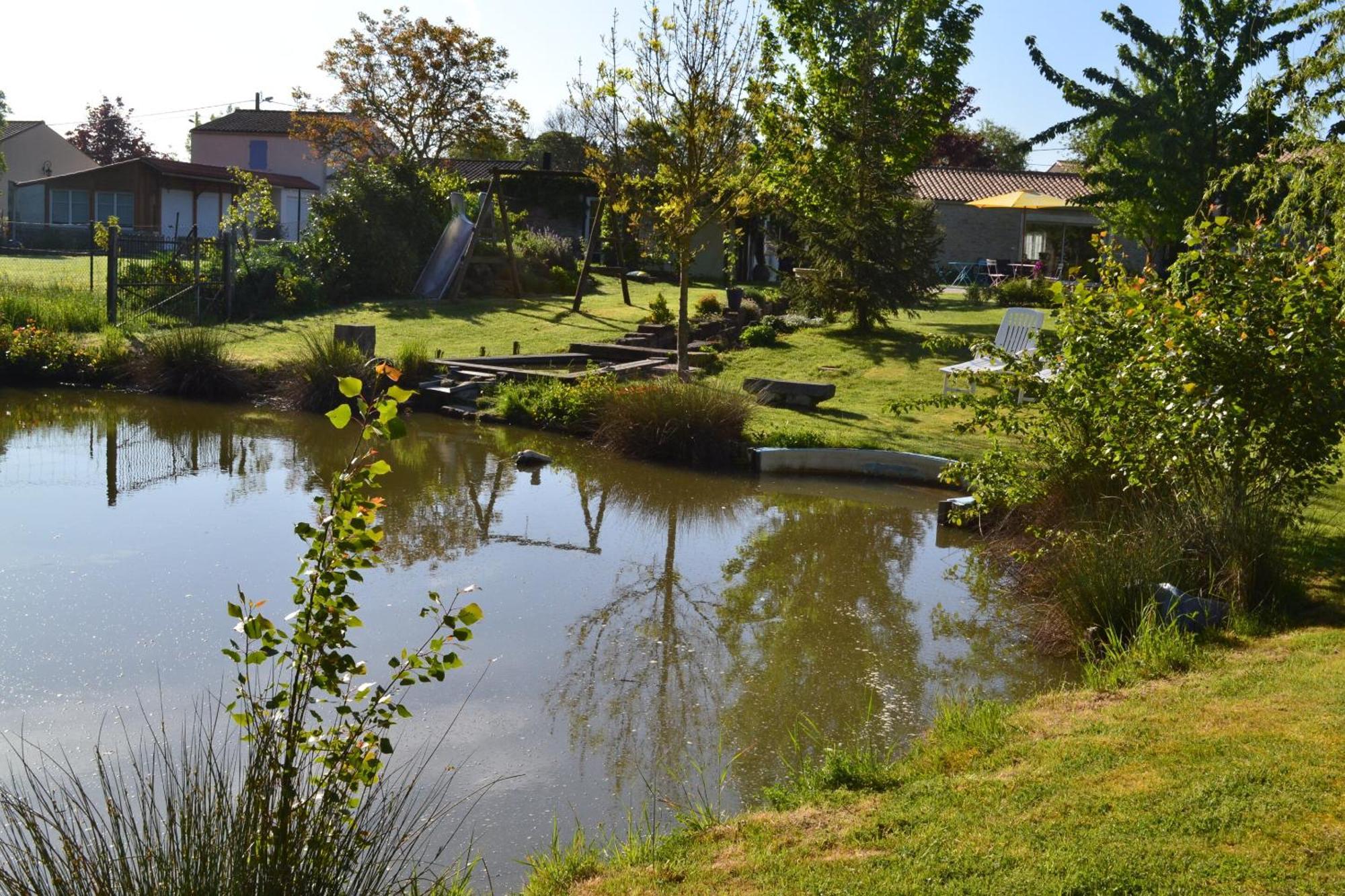 L'Instant Bleu Hotel Marans  Bagian luar foto