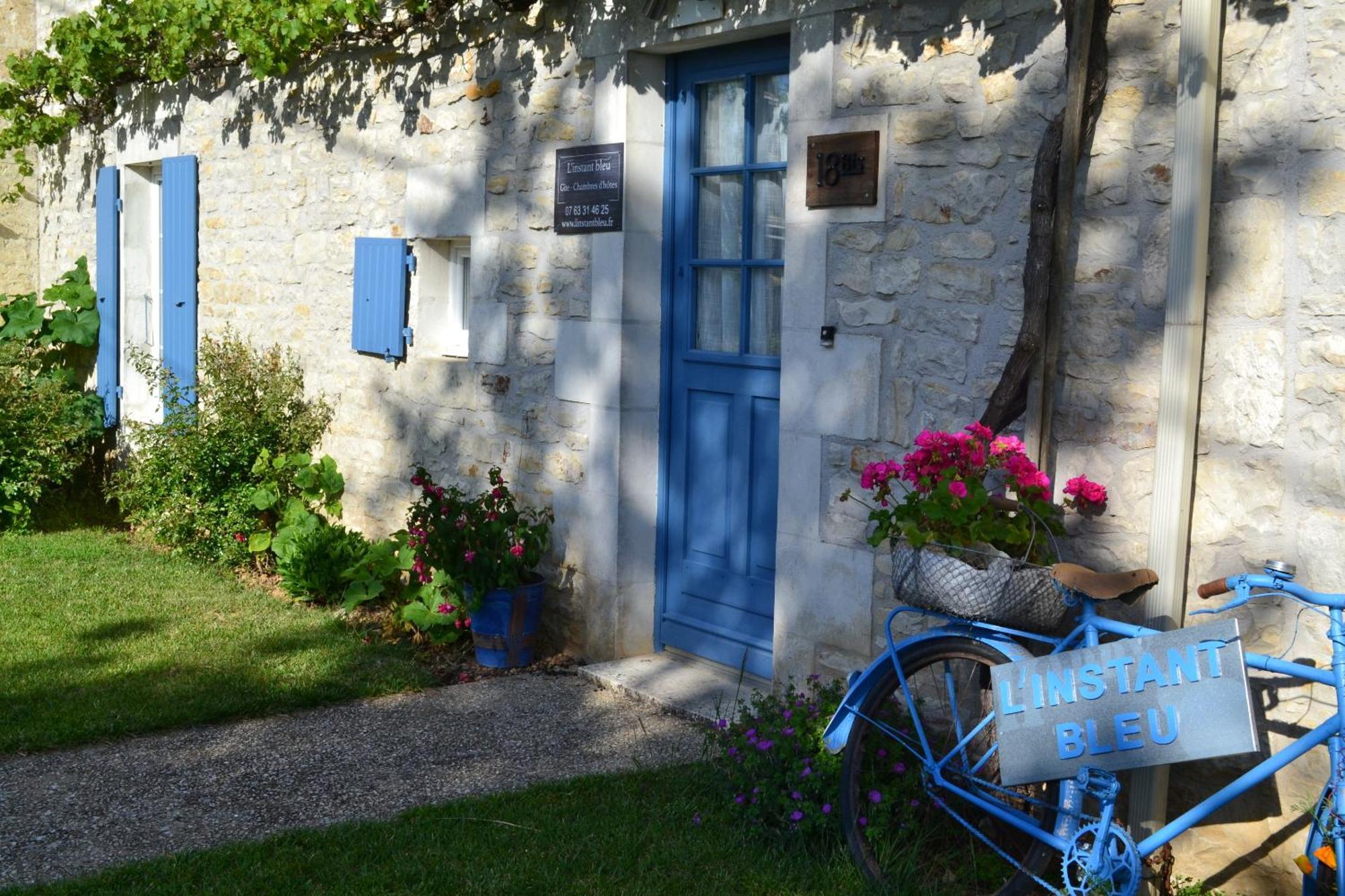 L'Instant Bleu Hotel Marans  Bagian luar foto